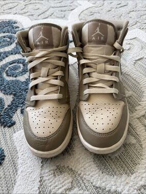 Jordan Kids Neutral Tone High-Top Sneakers - Beige Taupe